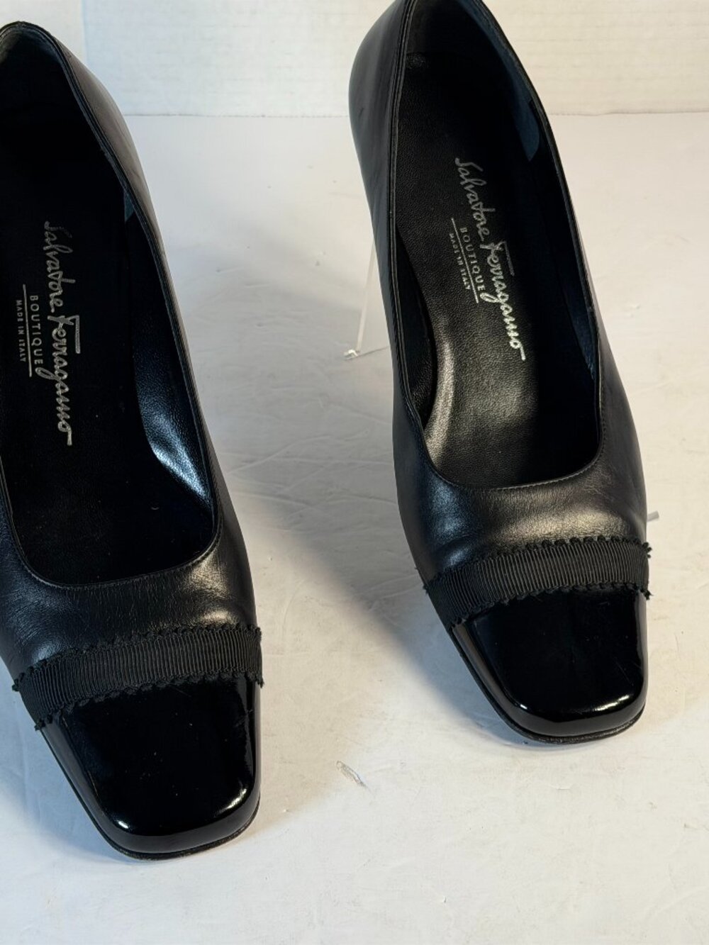 Women's size 6.5 Black Leather pumps